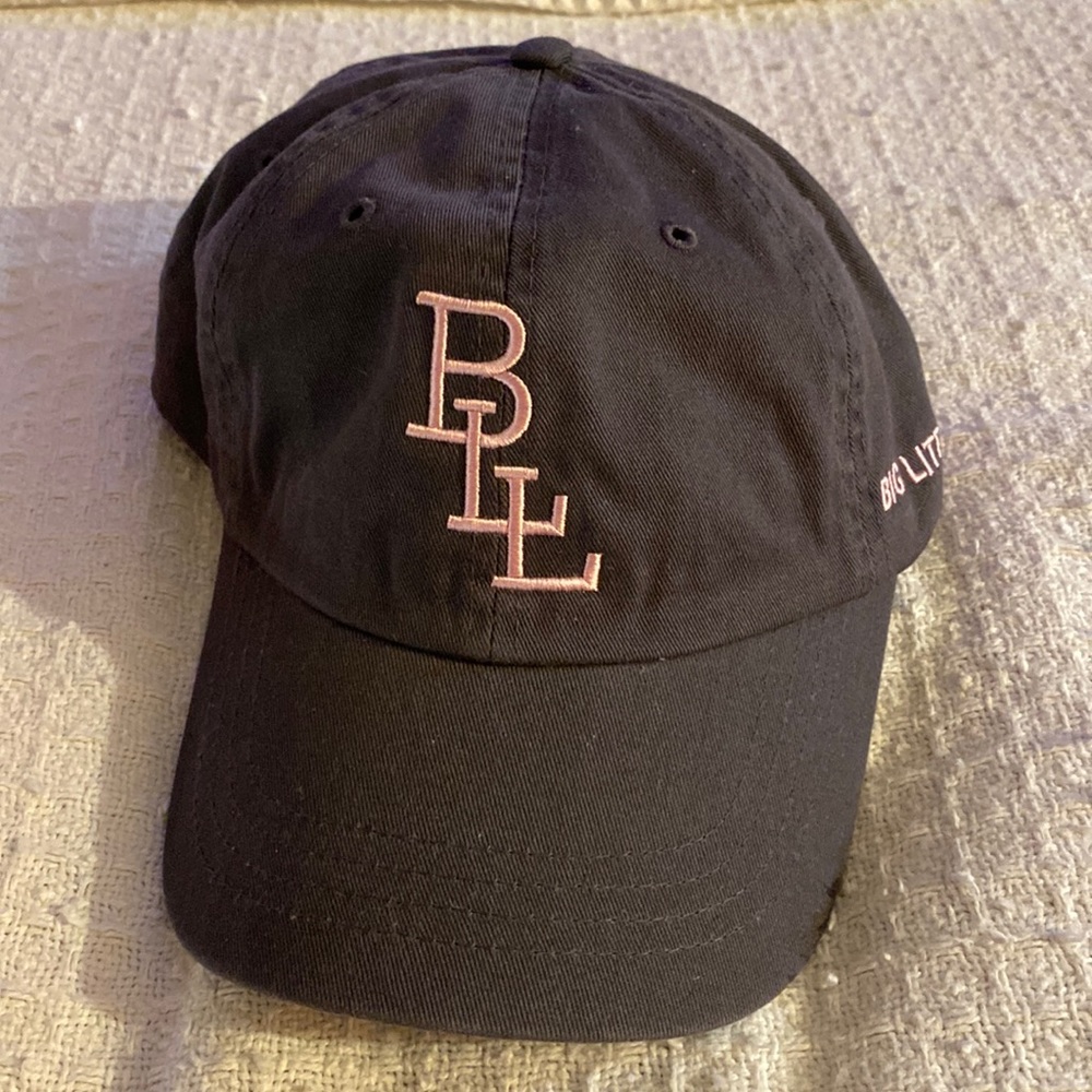 Big Little Lies, HBO hat.